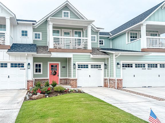 2nd image of 709 Harbor Town Dr