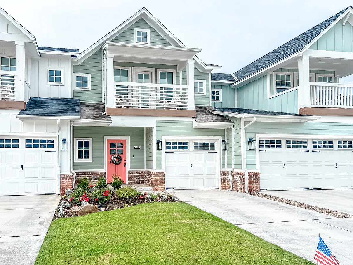 Building Photo - 709 Harbor Town Dr