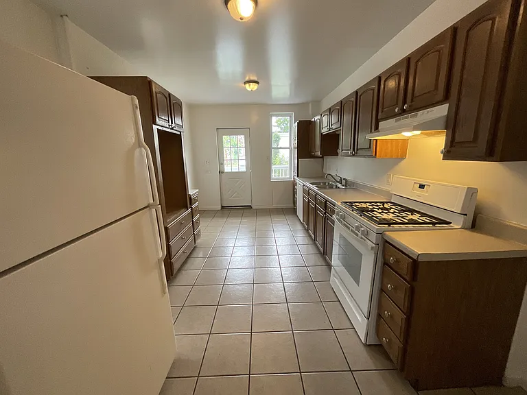 281 W Jackson St — Photo 4