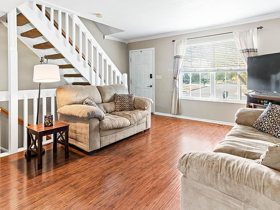 3rd image of 5116 Gillette Ave