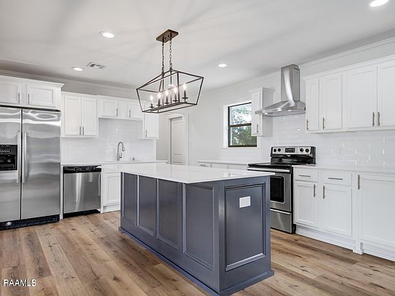 2nd image of 424 Alonda Dr