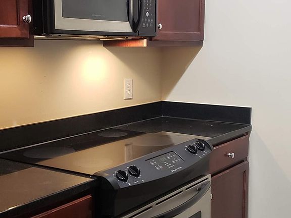 5th image of 815 Porter St APT 321