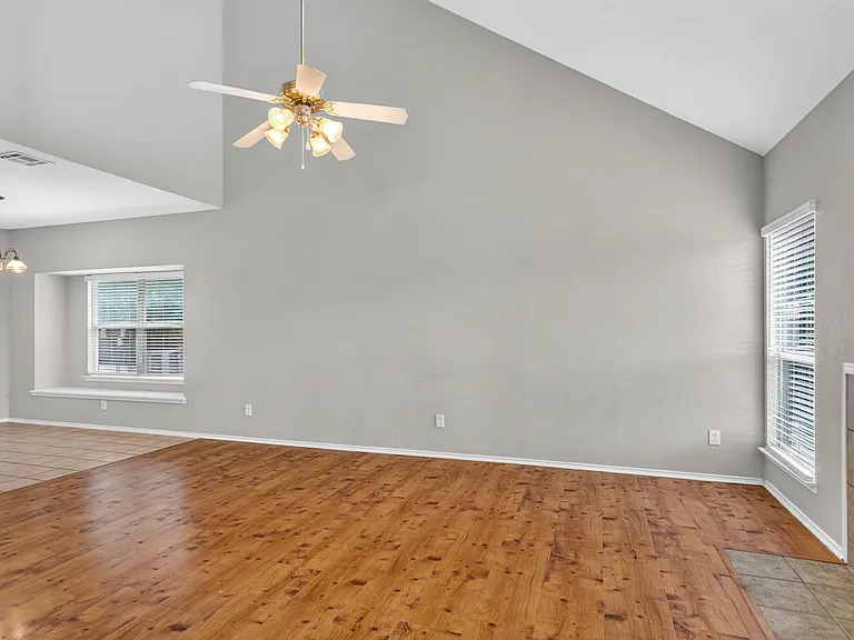 9787 Old Field Dr — Photo 15