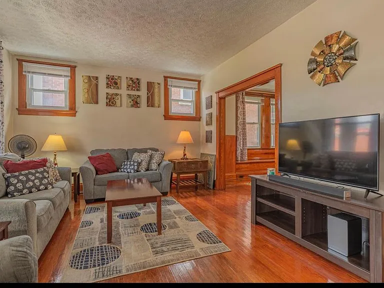 1839 Jefferson Ave — Photo 7