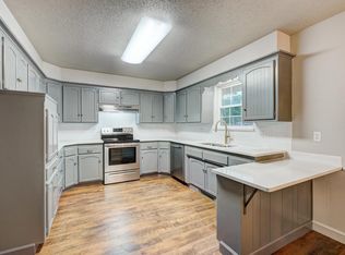 834 Francis Ln, Edmond, OK 73034