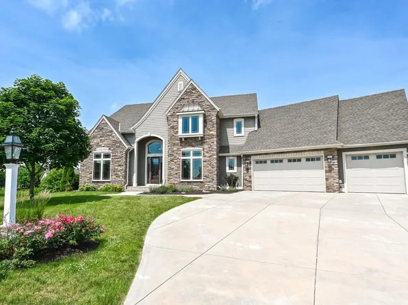 2908 Broken Arrow COURT, Waukesha, WI 53189