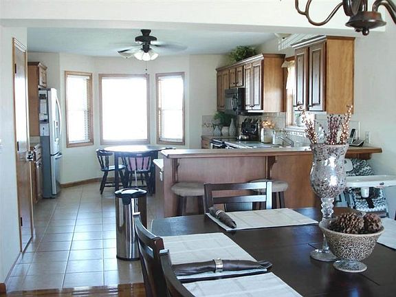 3rd image of 2714 Hackberry Dr