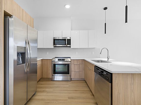 5th image of 187 Main St #203