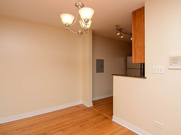 5th image of 625 W Wrightwood Ave #D513