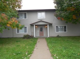 3600-3614 Ravenwood Cir, Waterloo, IA 50702