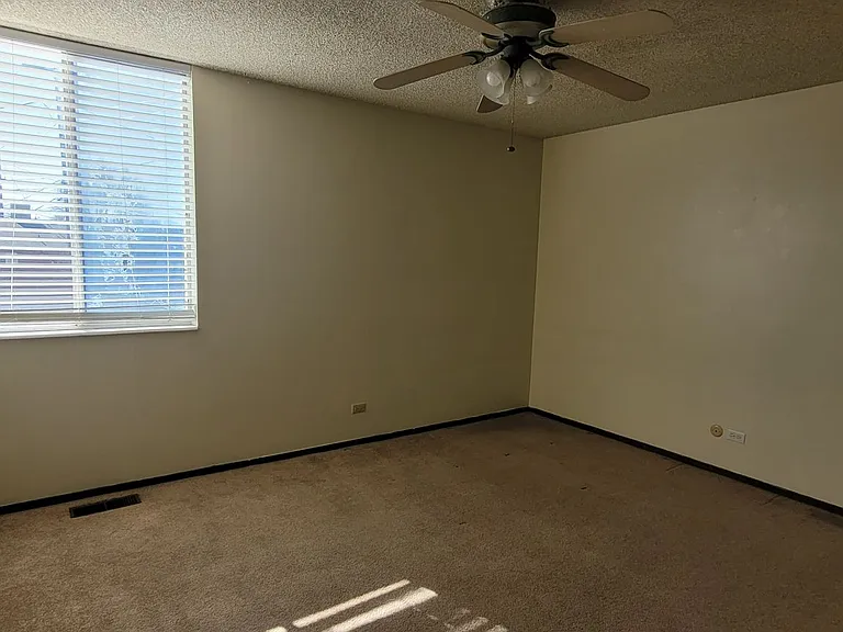 625 N 600 W #8 — Photo 4