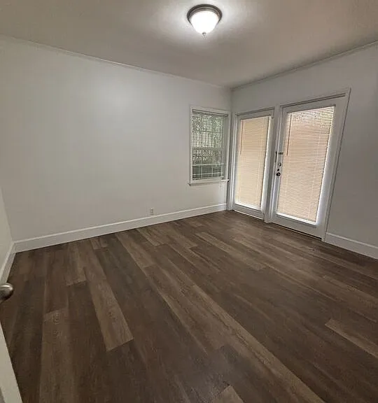 1638 Greenfield Ave — Photo 16