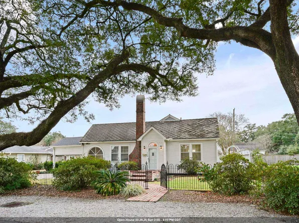 557 Avenue C, Port Allen, LA 70767