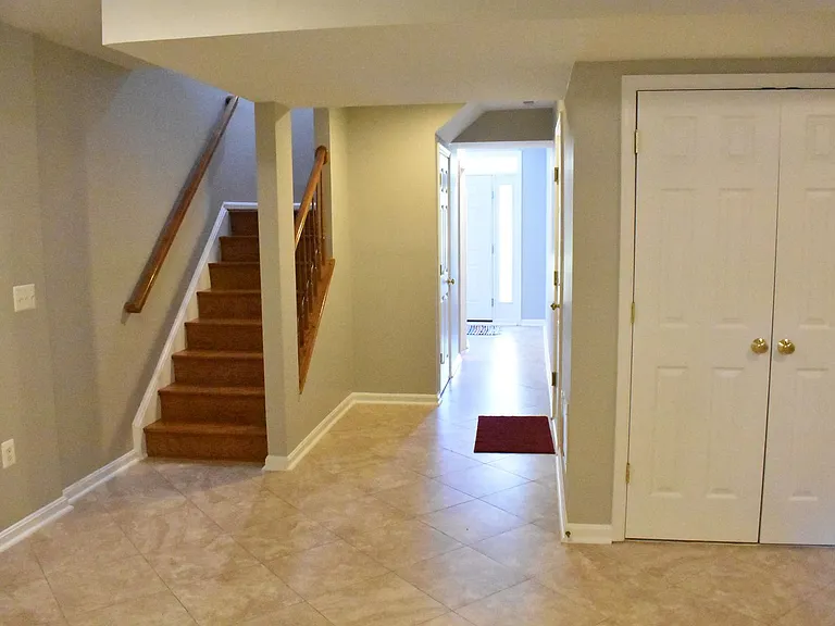 711 Galway Ln — Photo 8