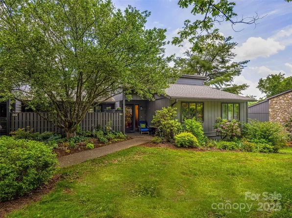 405 Crowfields Dr, Asheville, NC 28803