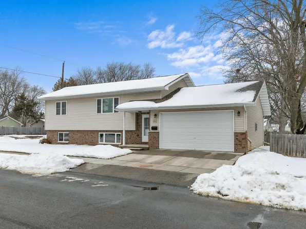 1520 Columbia Ave, Oshkosh, WI 54901