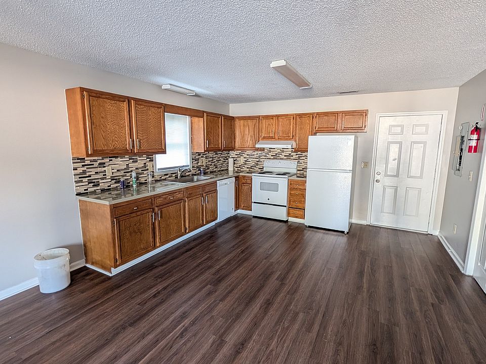 1st image of 404 Needle Ct