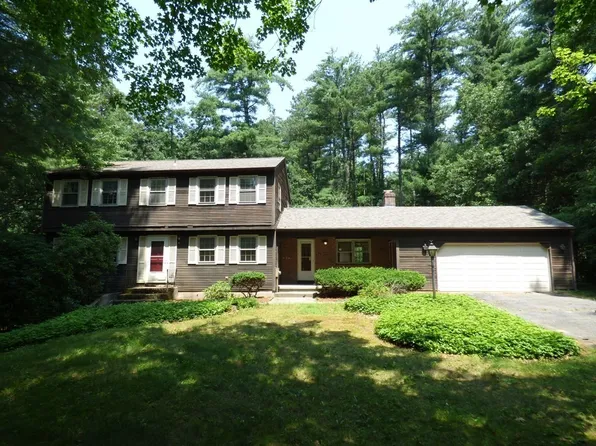8 Conifer Dr, Wilbraham, MA 01095