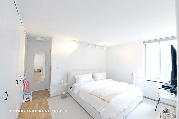 Rented by Peter Ashe | media 6