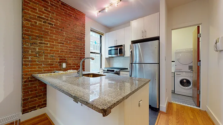 Rented by Bond New York | media 15