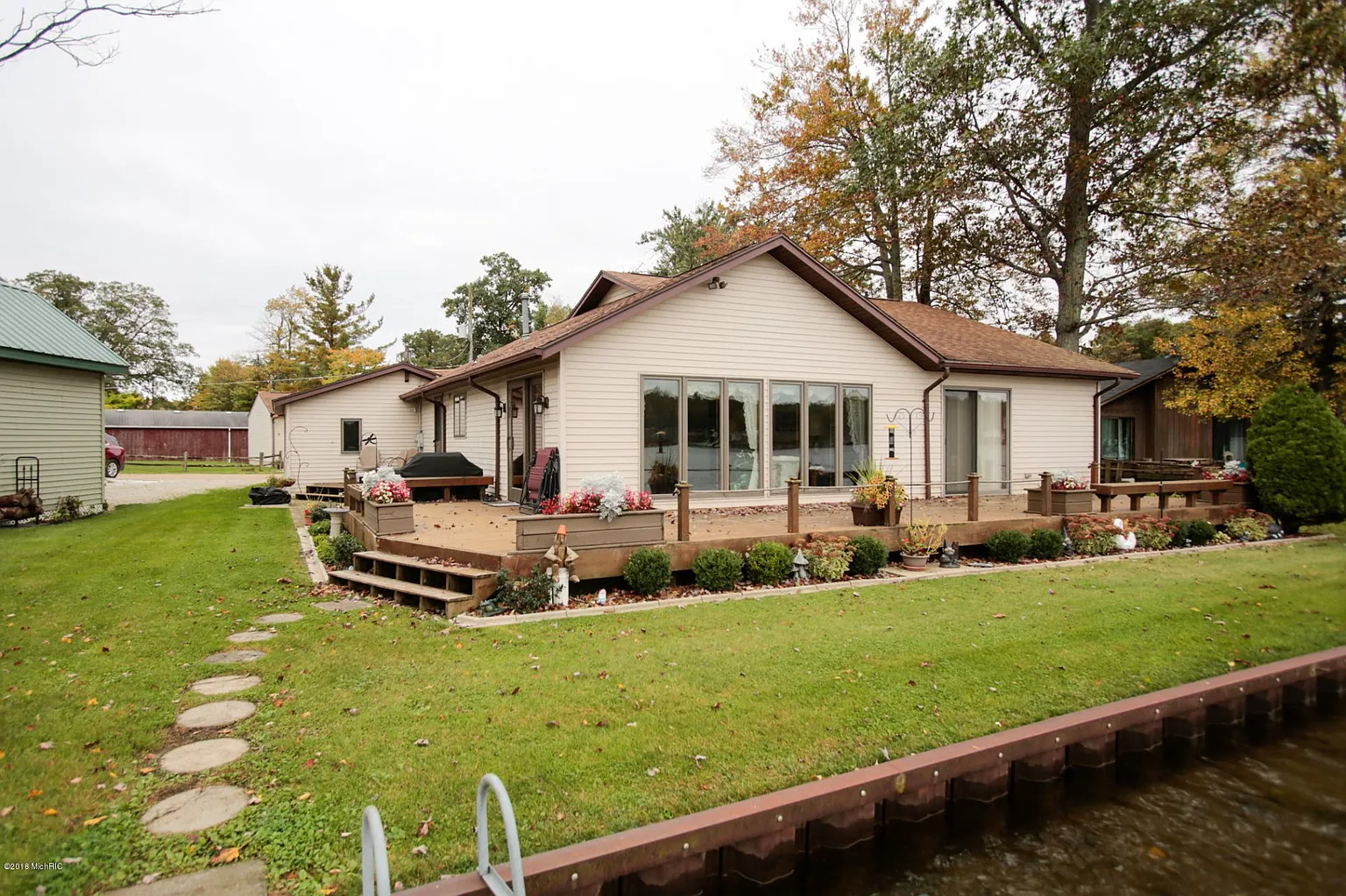 14387 Frances Ave photo 1