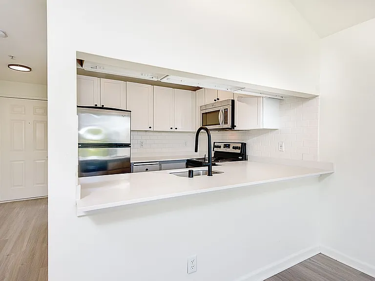 Northlink Apartments — Photo 80