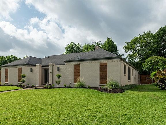 3rd image of 706 Royal Oaks Dr