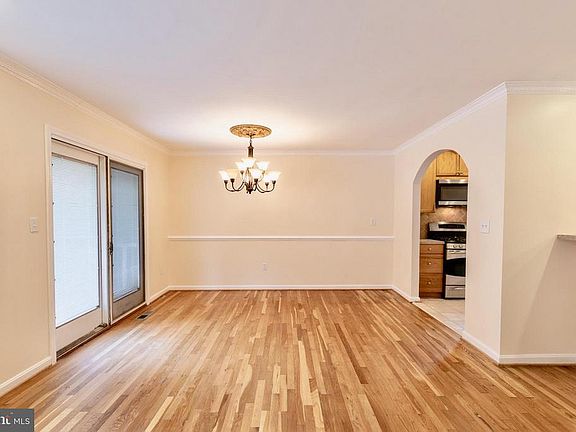 4th image of 812 Diamond Dr