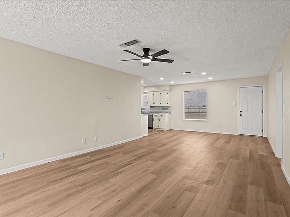 5th image of 102 Eagle Ave