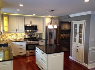 2036 Carlile Dr, Uniontown, OH 44685