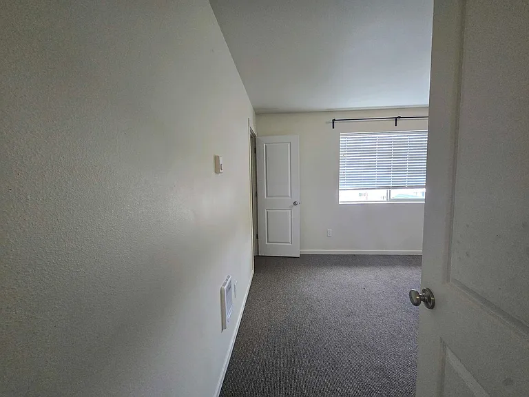 1802 College St #1810 — Photo 15