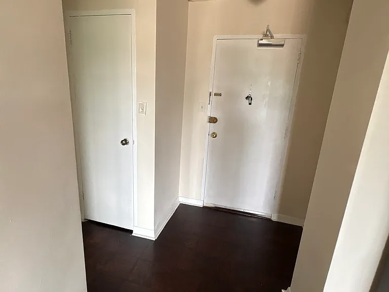 3000 Spout Run Pkwy — Photo 4