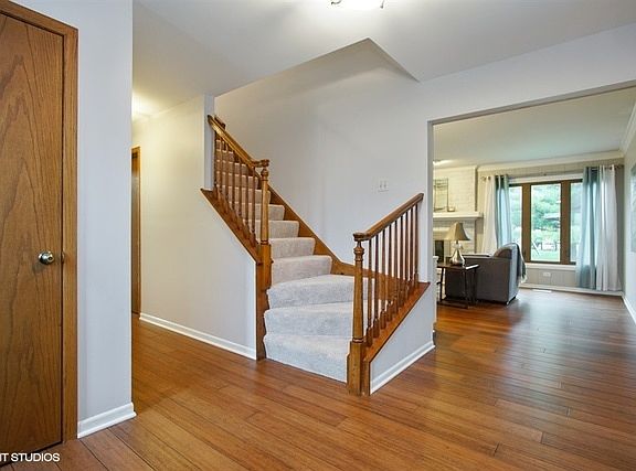 2nd image of 2223 Amhurst Ct