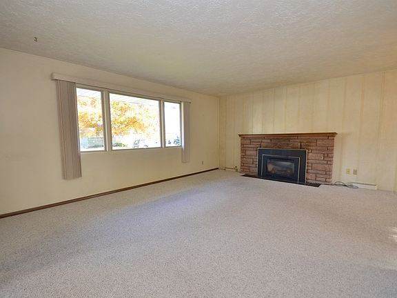 5th image of 3229 W Rosewood Ave