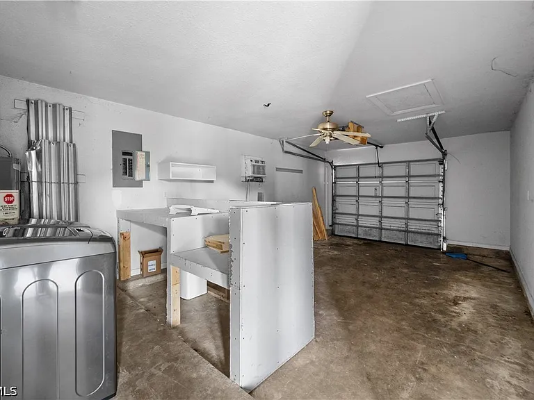 2028 NE 17th Pl — Photo 13