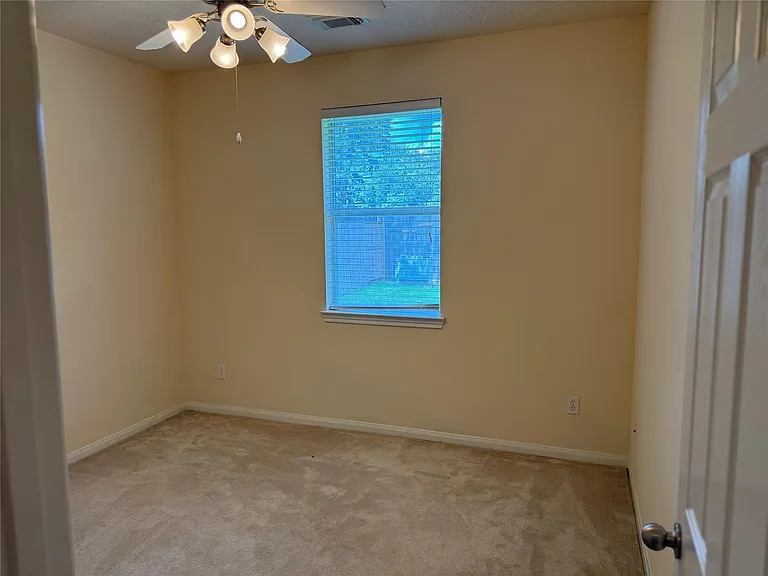 10727 Gilford Crest Dr — Photo 20