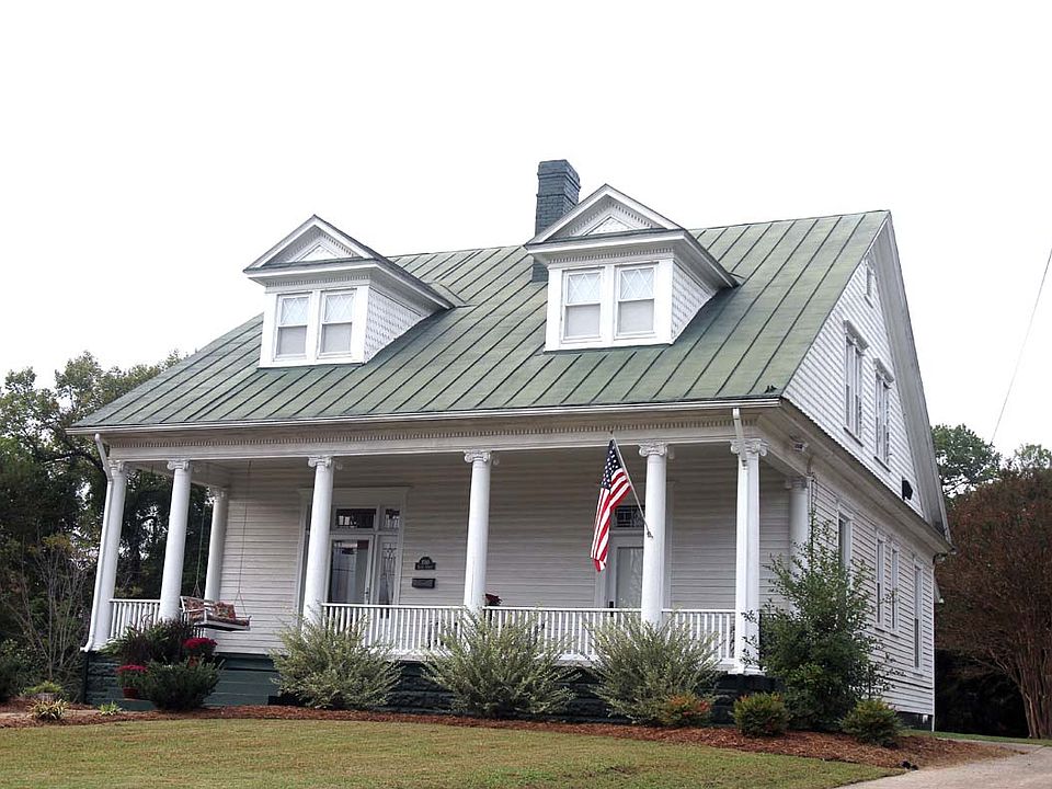 1st image of 1010 Logan St