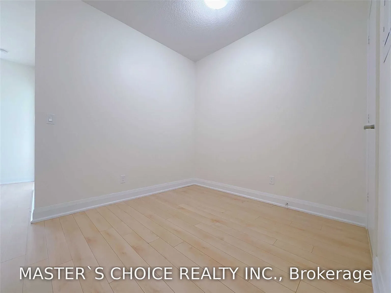 2 bed, $2,500 — Photo 4