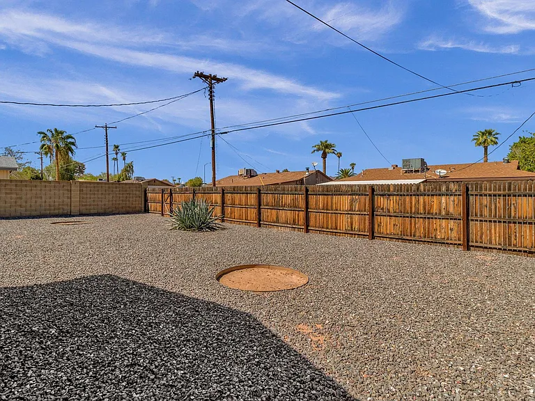 7408 E Beatrice St — Photo 31