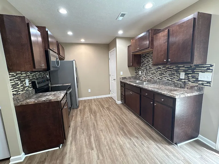 517 Weaver St #5 — Photo 10