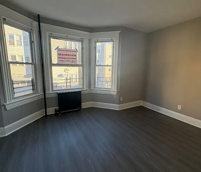 65 Caroline Ave #2L — Photo 3