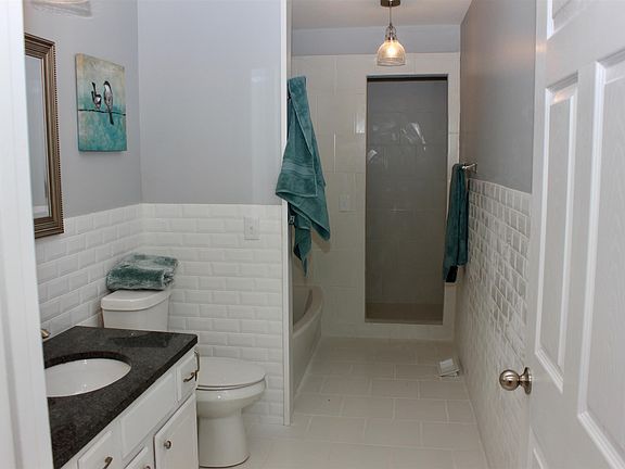 2nd image of 1003 Christopher Ln