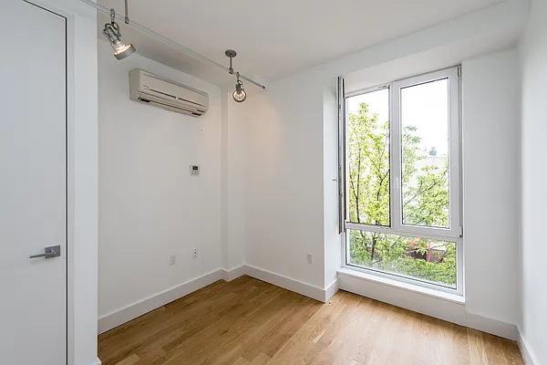 Rented by Nooklyn NYC LLC | media 45