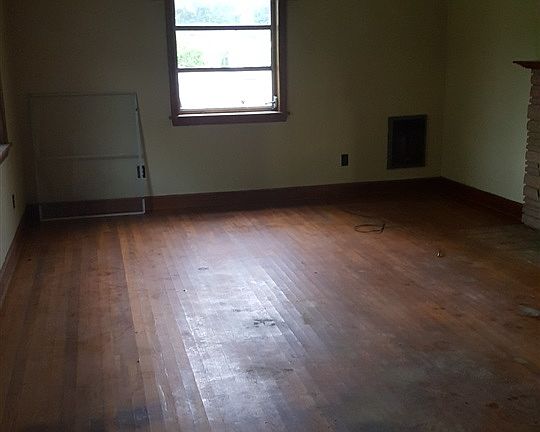 3rd image of 540 Green Lawn Ave