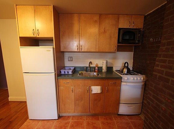 2nd image of 78 Washington Pl APT 4F