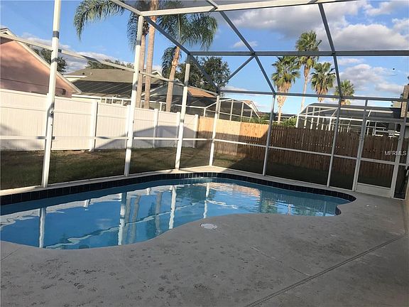 3rd image of 2842 Picadilly Cir