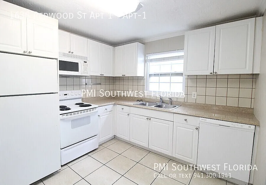 2BR/2BA Condo: Remarkable Value, Unbeatable Location! — Photo 3