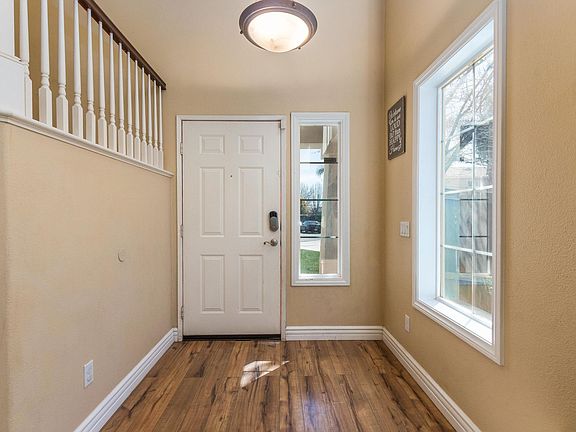 3rd image of 21862 Goldenrod Ln