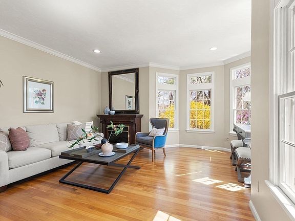 5th image of 7 Dry Pond Rd