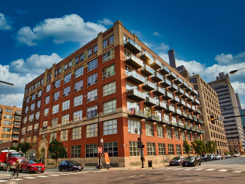 1st image of 333 S Des Plaines St #705